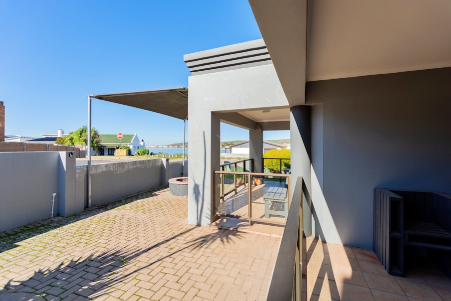 4 Bedroom Property for Sale in Britannia Bay Western Cape